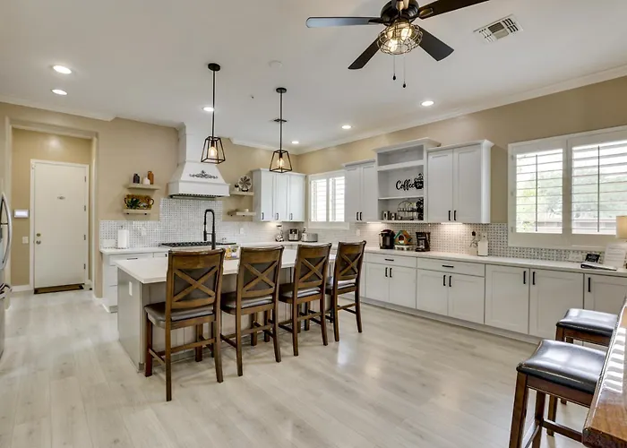 Mtn-view Patio Oasis! Luxe Family In Holiday home Peoria