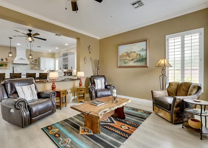 Mtn-view Patio Oasis! Luxe Family In Holiday home