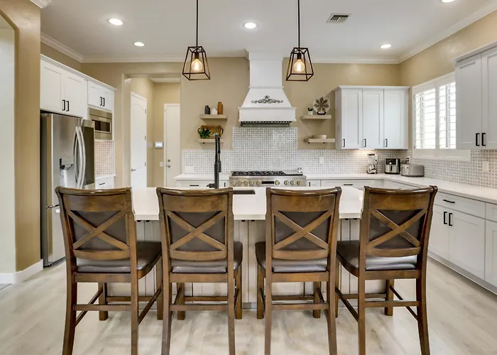 Mtn-view Patio Oasis! Luxe Family In Holiday home Peoria