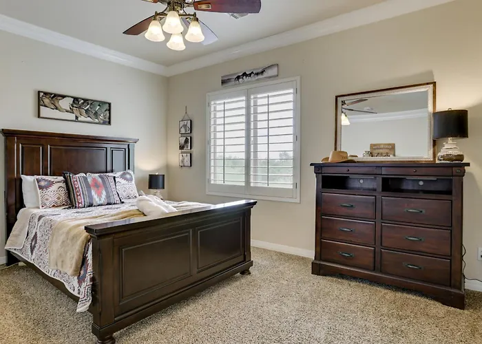 Mtn-view Patio Oasis! Luxe Family In Holiday home