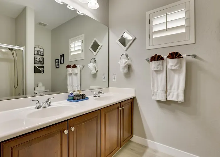 Holiday home Mtn-view Patio Oasis! Luxe Family In