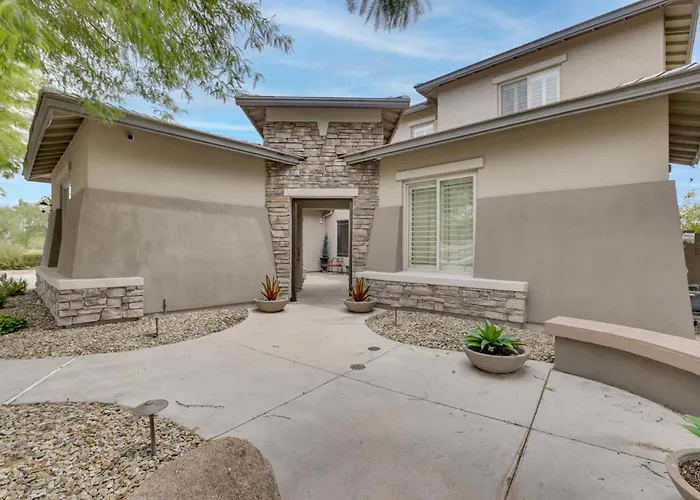 Mtn-view Patio Oasis! Luxe Family In